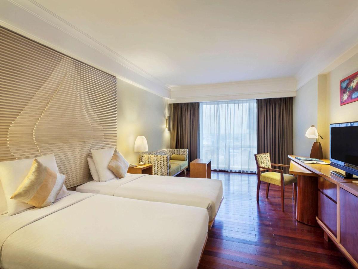 Novotel Semarang Luaran gambar