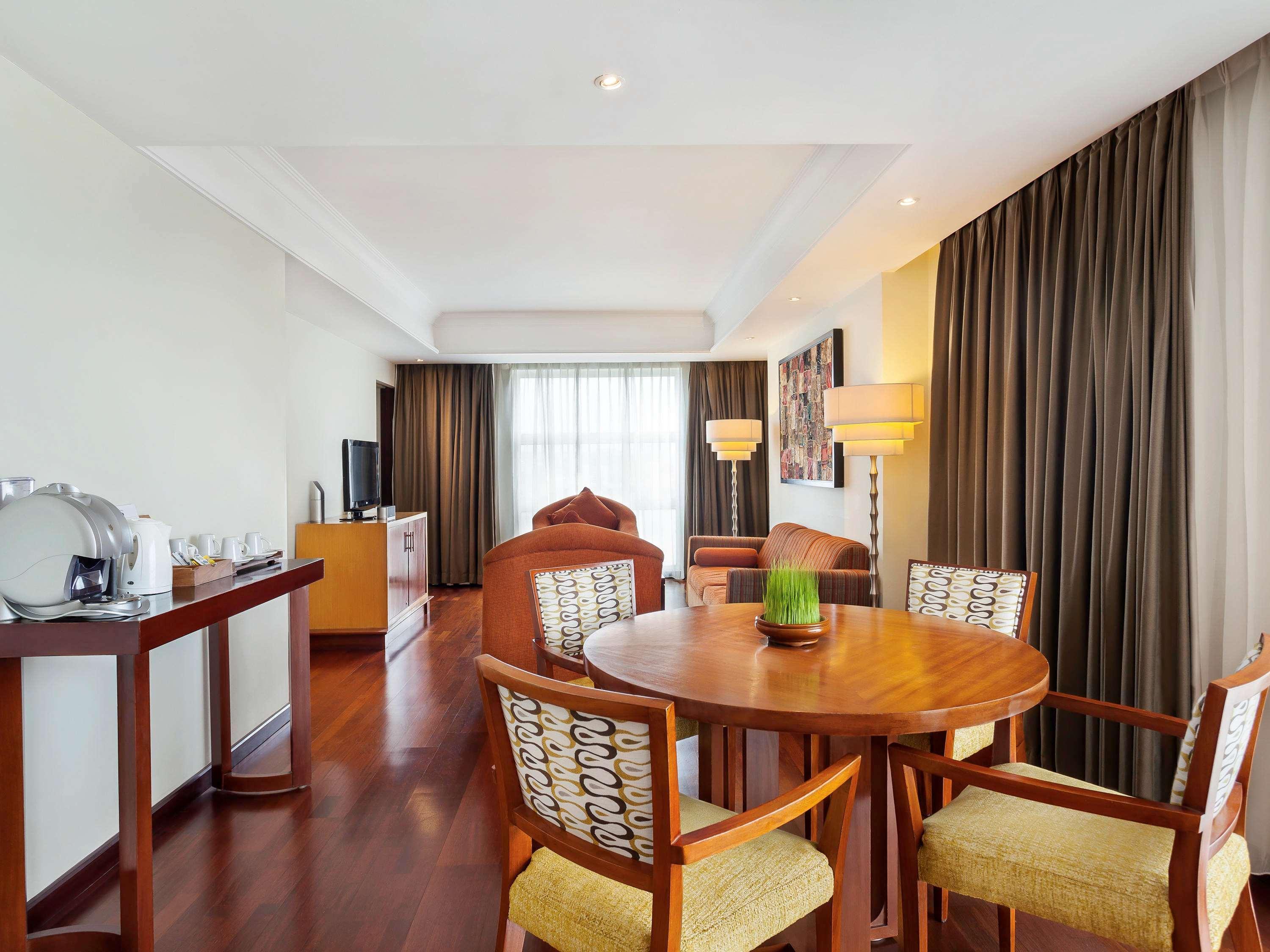Novotel Semarang Luaran gambar