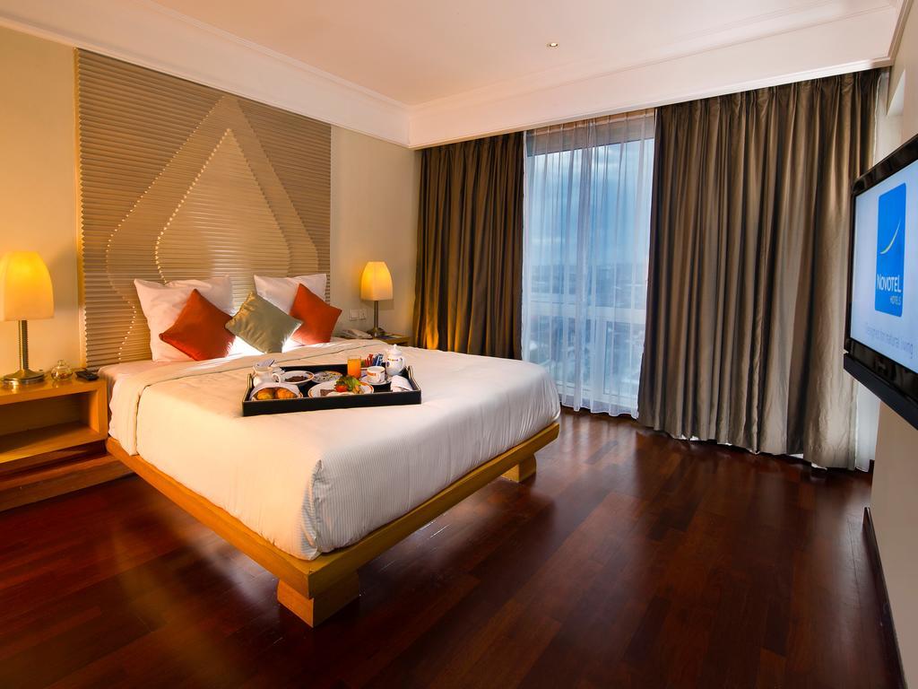 Novotel Semarang Luaran gambar