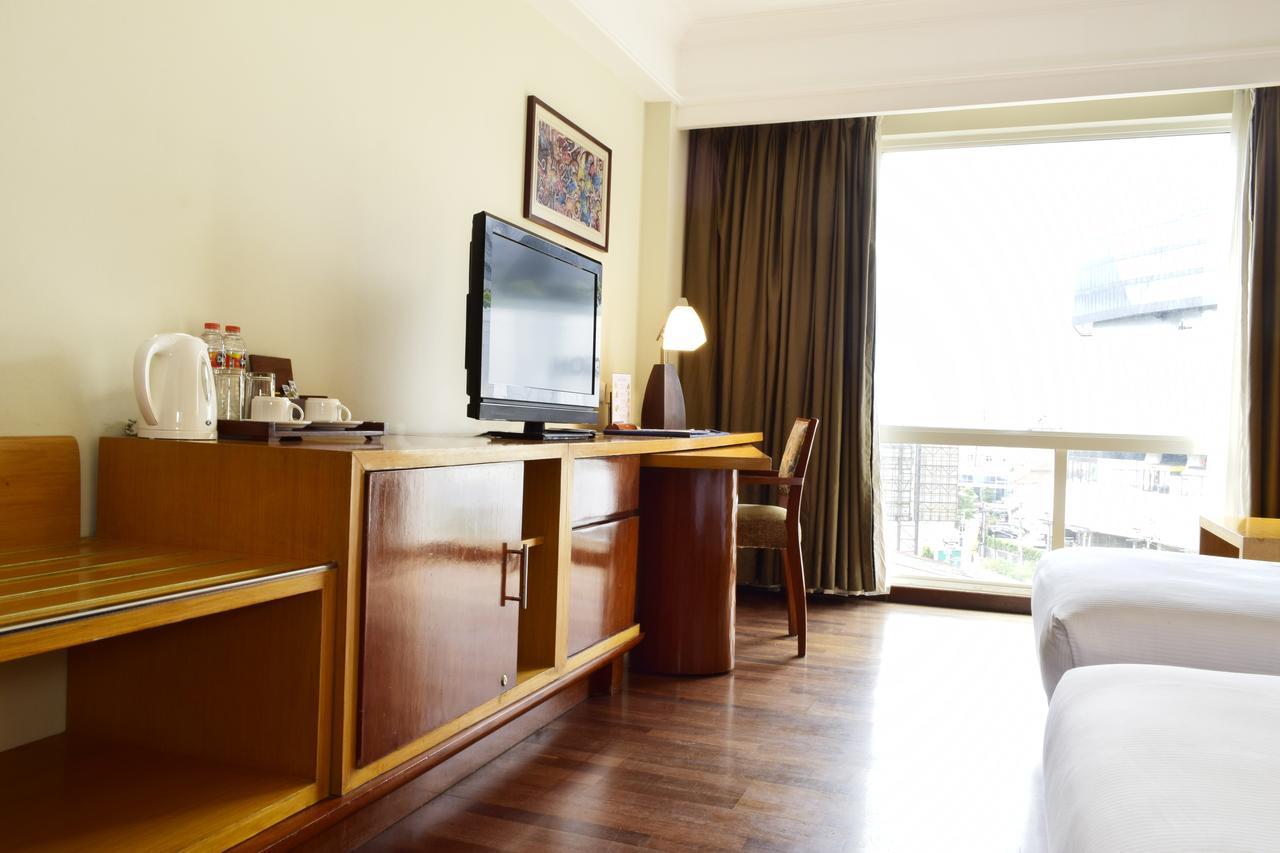 Novotel Semarang Luaran gambar
