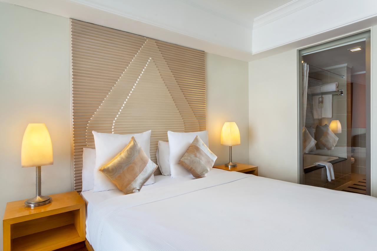 Novotel Semarang Luaran gambar